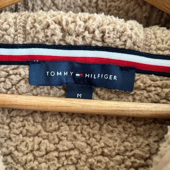 🧥 [Tommy Hilfiger] Hoodie, 1/4 Zip, Sherpa, Faux Fur, Shirt Tail Hem Size M, EUC - Picture 3 of 7